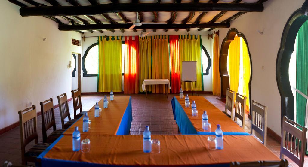 Mangro Hotel Praia de Diani Exterior foto
