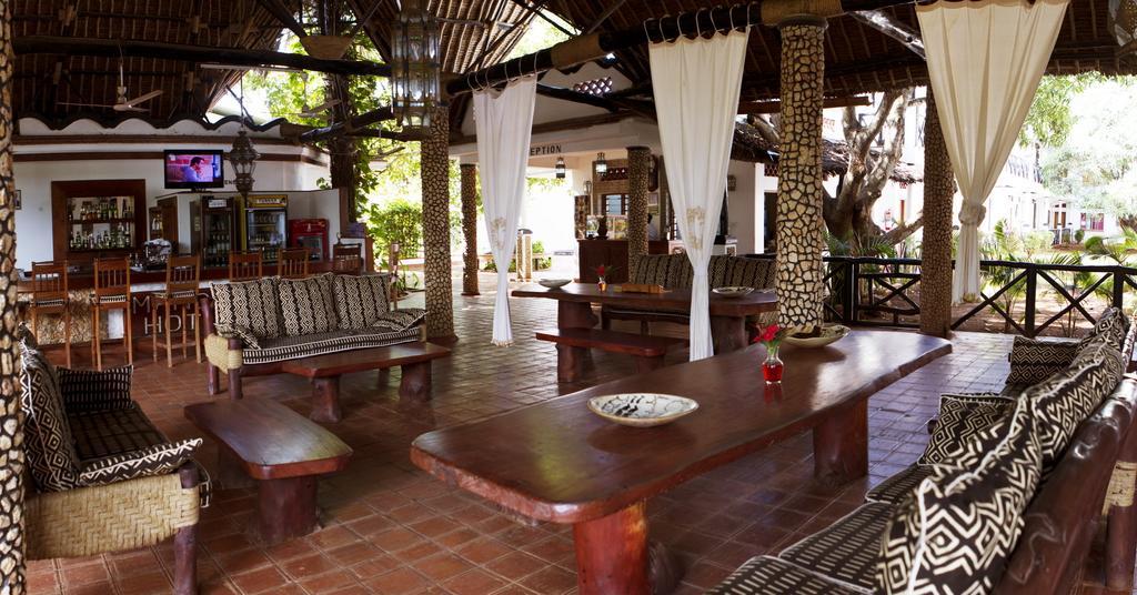 Mangro Hotel Praia de Diani Exterior foto